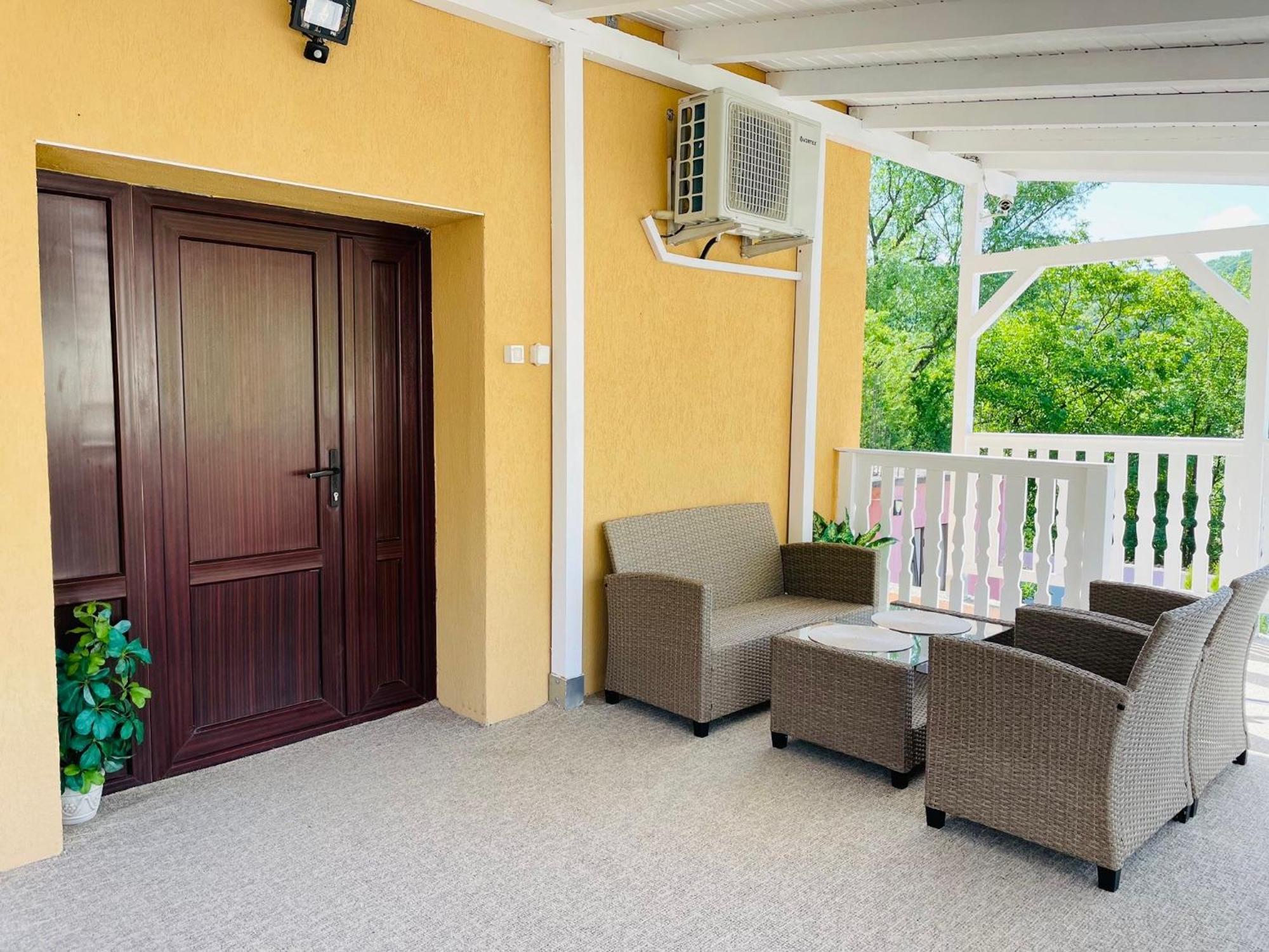 Casa Alex Si Daiana Apartment Orsova Ngoại thất bức ảnh